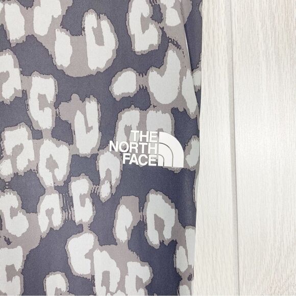 The North Face | One The Mountain Animal Print Leggings Size Medium - Picture 7 of 10